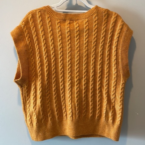 Cable Knit Sweater Vest Gold Mustard Cupcakes‎ and Cashmere Size L - Picture 3 of 7